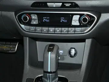 HYUNDAI i30 N-Perfomance DCT Kom.Paket Navi LED CarPlay