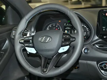 HYUNDAI i30 N-Perfomance DCT Kom.Paket Navi LED CarPlay