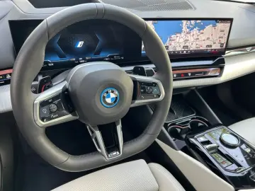BMW 550e xDr Lim M SPORT AdLED Pano B&W HUD DAPro 20