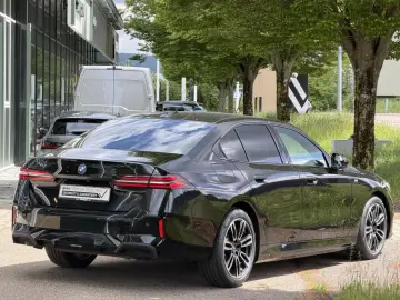 BMW 550e M Sport ACC IntAktL.PanoD.SuView.Sitzbel.19