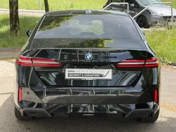 BMW 550e M Sport ACC IntAktL.PanoD.SuView.Sitzbel.19
