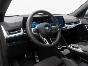 BMW X2 sD20i M Sport 360 H K HUD DAB Panorama 21Zoll
