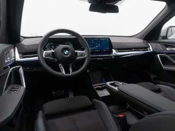BMW X2 sD20i M Sport 360 H K HUD DAB Panorama 21Zoll