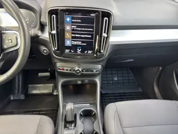 VOLVO XC40 T5 Recharge R Design Expression  AHK  Pano