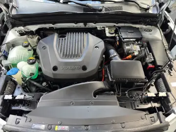 VOLVO XC40 T5 Recharge R Design Expression  AHK  Pano
