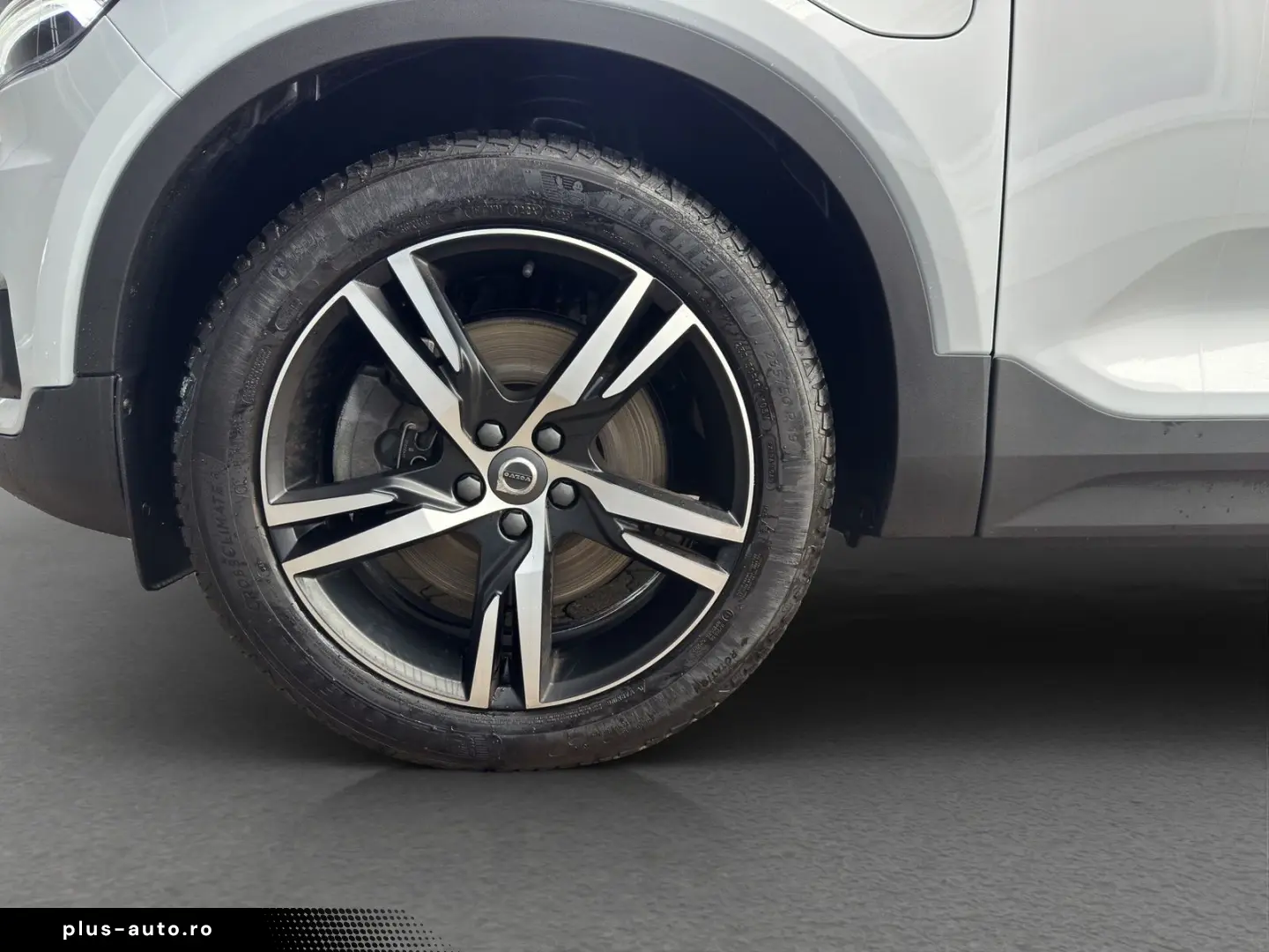 VOLVO XC40 T5 Recharge R Design Expression  AHK  Pano