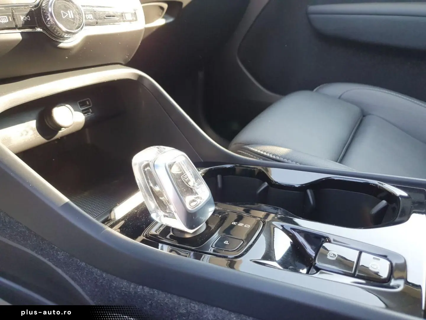 VOLVO XC40 T5 FWD Recharge Inscription CAM LED LHZ SHZ