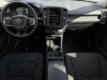VOLVO XC40 T4 Essential Plug-In Hybrid Navi LED GJR