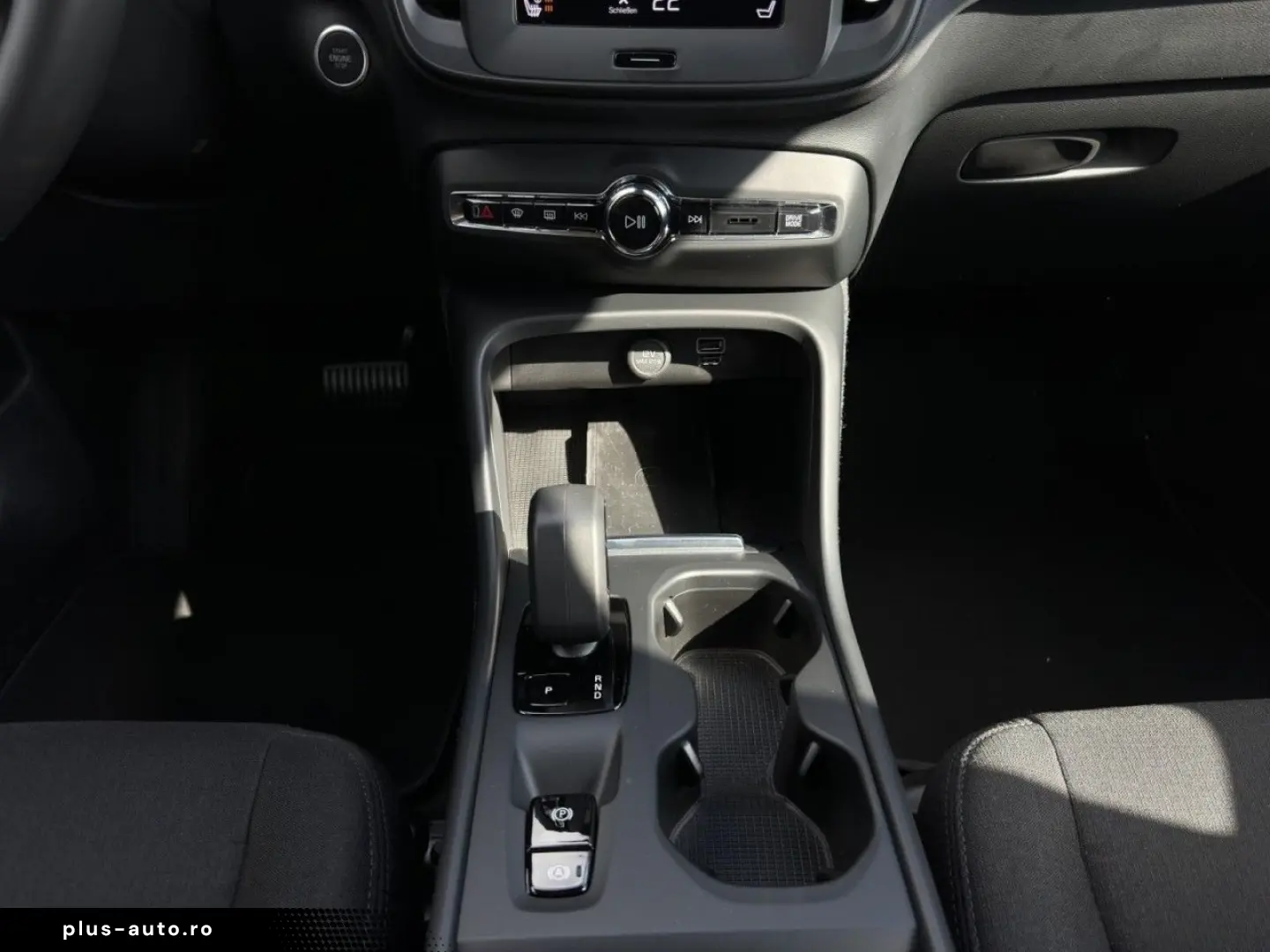 VOLVO XC40 T4 Essential Plug-In Hybrid Navi LED GJR