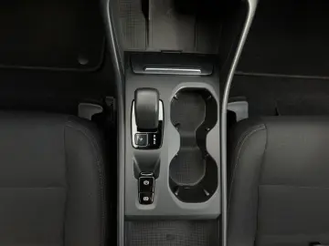 VOLVO XC40 T4 Essential Plug-In Hybrid Navi LED GJR