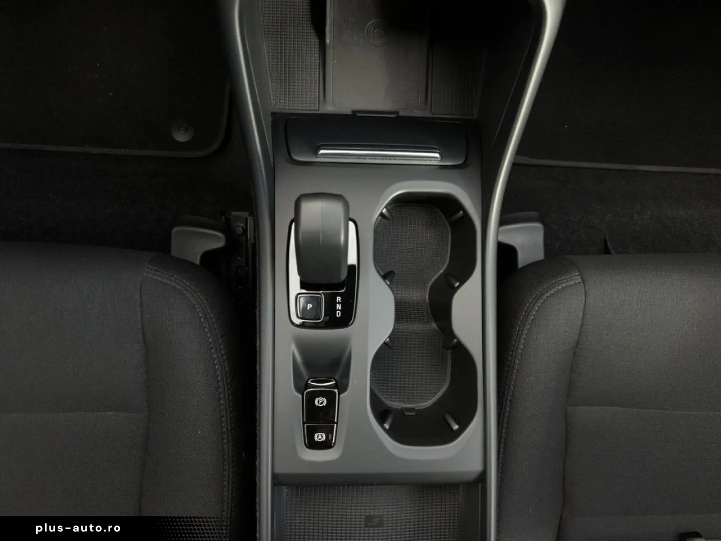 VOLVO XC40 T4 Essential Plug-In Hybrid Navi LED GJR