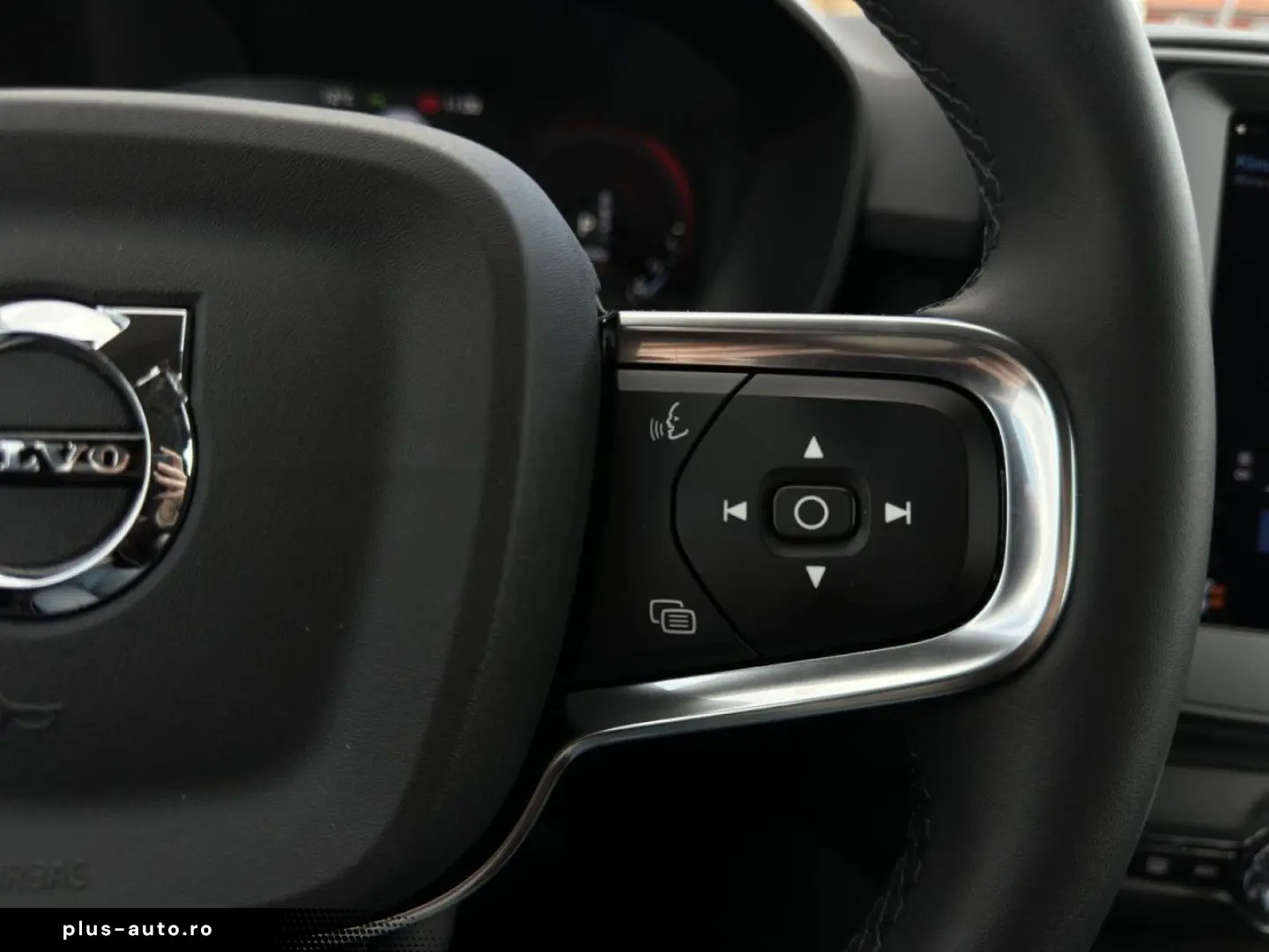 VOLVO XC40 T4 Essential Plug-In Hybrid Navi LED GJR