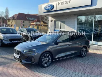 FORD Focus Automatik ST-Line X  155PS Matrix Pano AHK