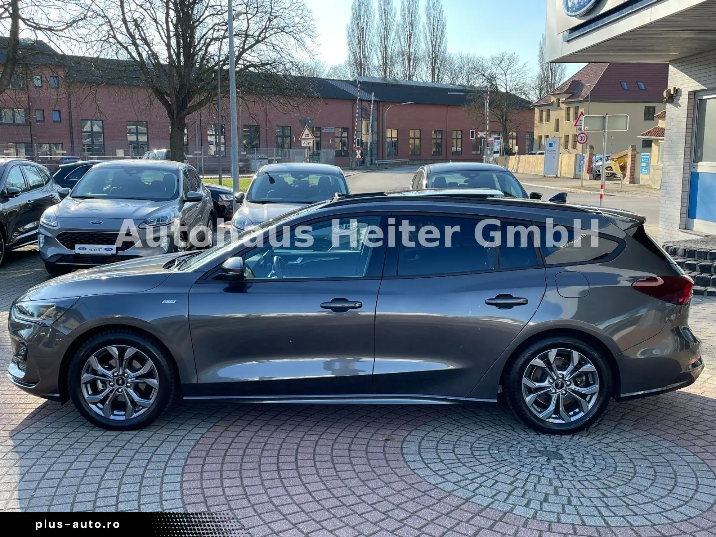 FORD Focus Automatik ST-Line X  155PS Matrix Pano AHK