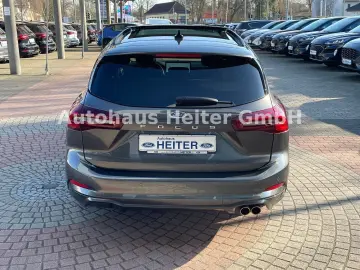 FORD Focus Automatik ST-Line X  155PS Matrix Pano AHK