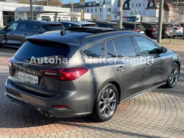 FORD Focus Automatik ST-Line X  155PS Matrix Pano AHK