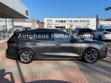 FORD Focus Automatik ST-Line X  155PS Matrix Pano AHK