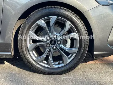 FORD Focus Automatik ST-Line X  155PS Matrix Pano AHK