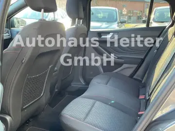 FORD Focus Automatik ST-Line X  155PS Matrix Pano AHK