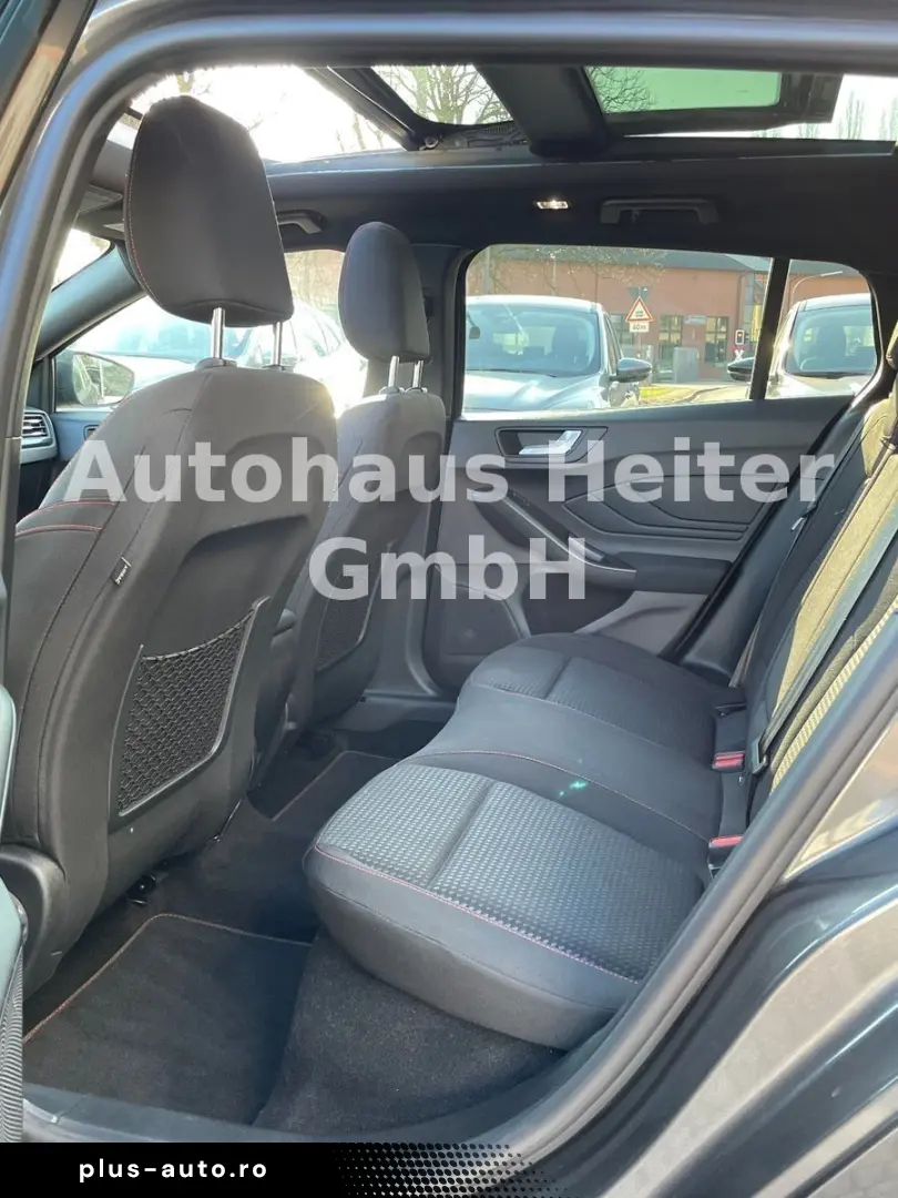 FORD Focus Automatik ST-Line X  155PS Matrix Pano AHK