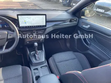 FORD Focus Automatik ST-Line X  155PS Matrix Pano AHK