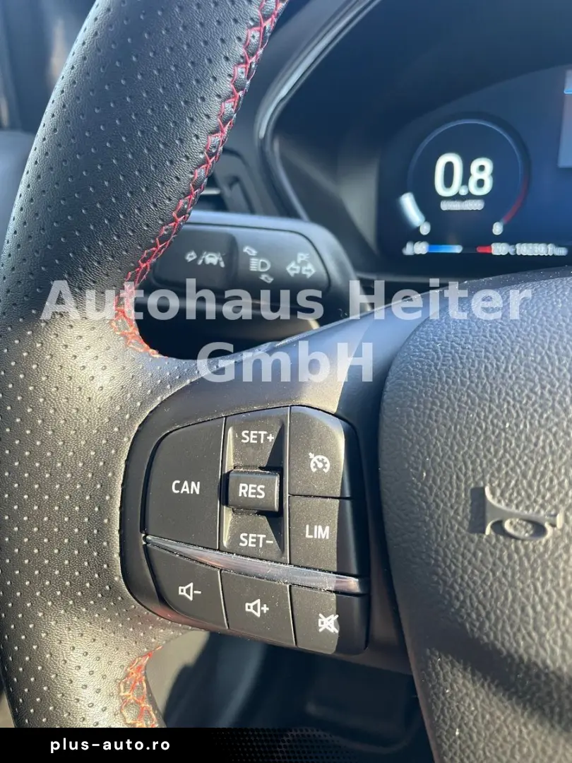 FORD Focus Automatik ST-Line X  155PS Matrix Pano AHK