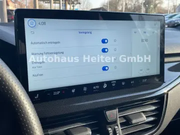 FORD Focus Automatik ST-Line X  155PS Matrix Pano AHK