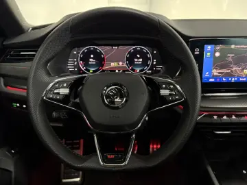 SKODA Octavia RS  PANO  H-UP  E-SITZE  LANE  SIDE  19