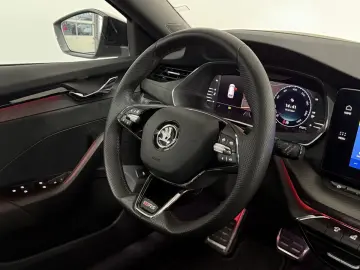 SKODA Octavia RS  PANO  H-UP  E-SITZE  LANE  SIDE  19