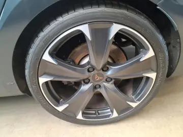 CUPRA Leon SP VZ 2.0 TSI 228kW DSG LED RFK 4x4 NAV PDC