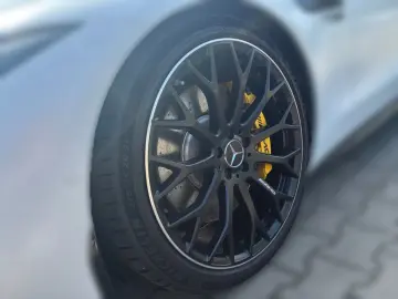 MERCEDES-BENZ AMG SL 63 4M