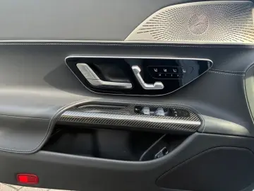 MERCEDES-BENZ AMG SL 63 4M