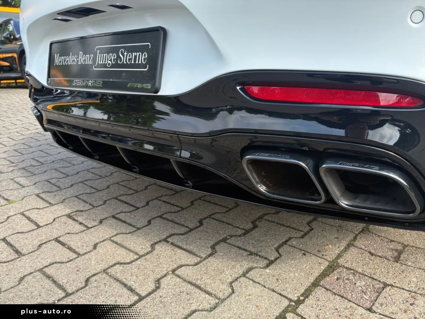 MERCEDES-BENZ AMG SL 63 4M