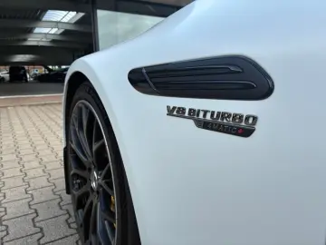 MERCEDES-BENZ AMG SL 63 4M