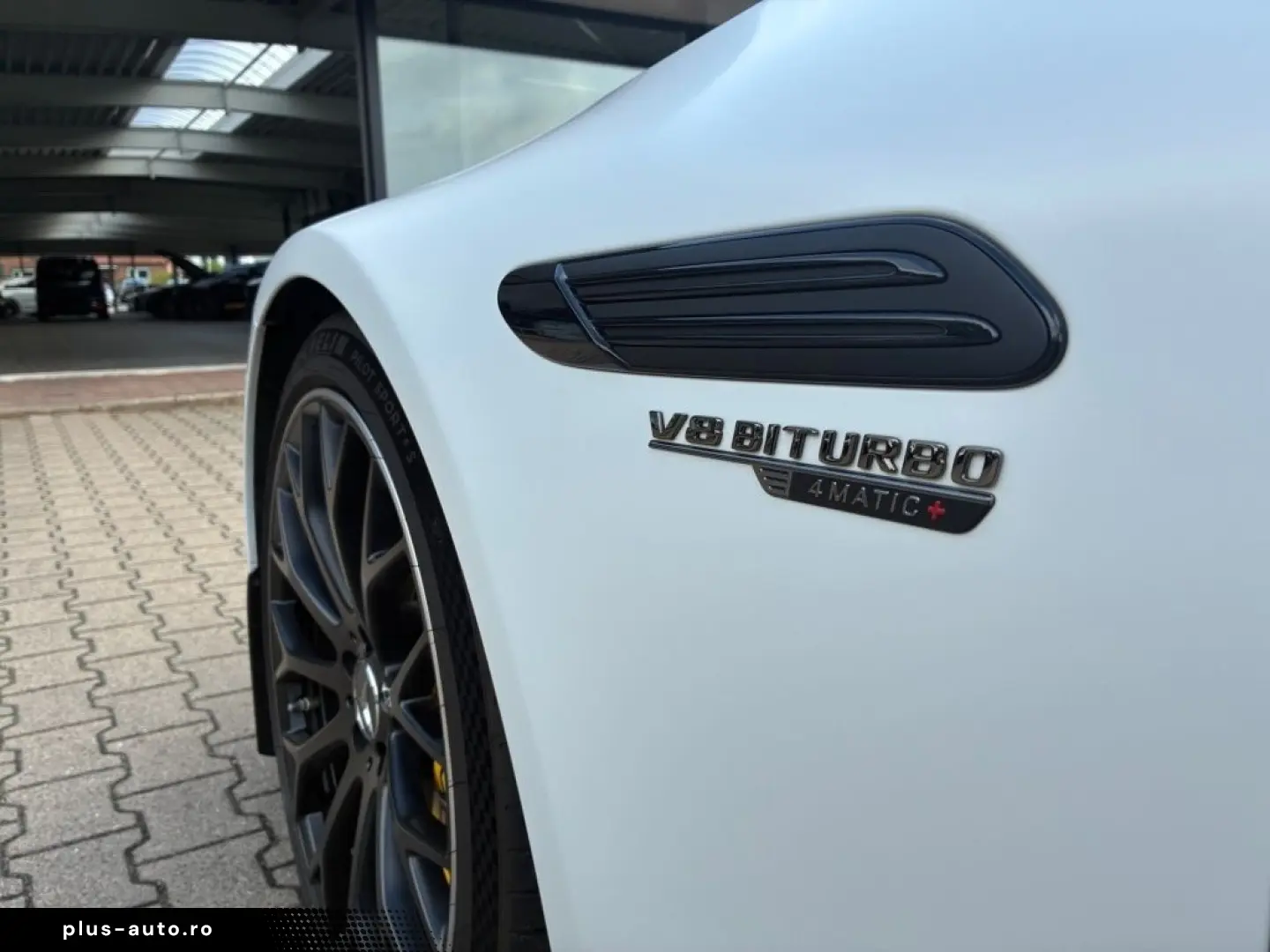 MERCEDES-BENZ AMG SL 63 4M