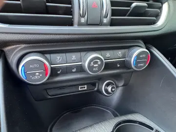 ALFA ROMEO Giulia Ti Q4 MEMORY ACC NAVI KAMERA LEDER
