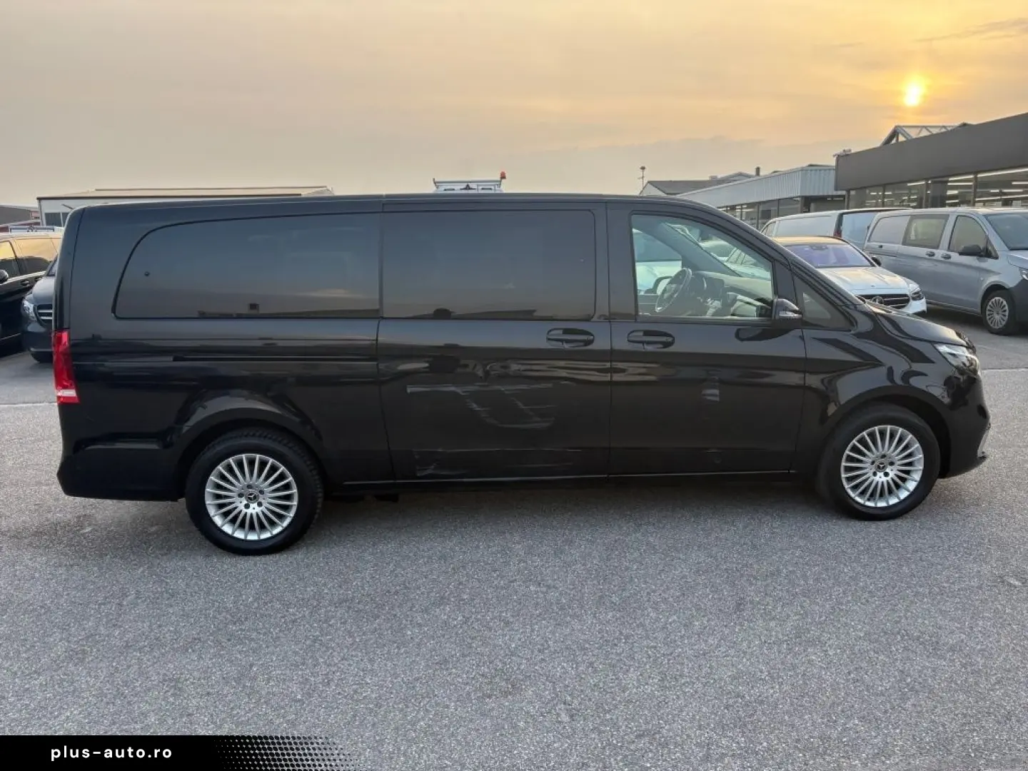 MERCEDES-BENZ V 300