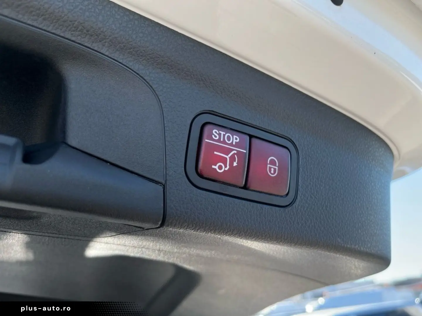 MERCEDES-BENZ GLE 350 de 4M AIRMATIC AHK3 5t Pano Si&hellip;