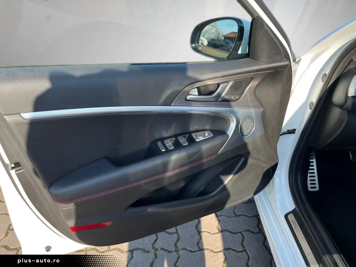 GENESIS G70 2024 — imagine 12
