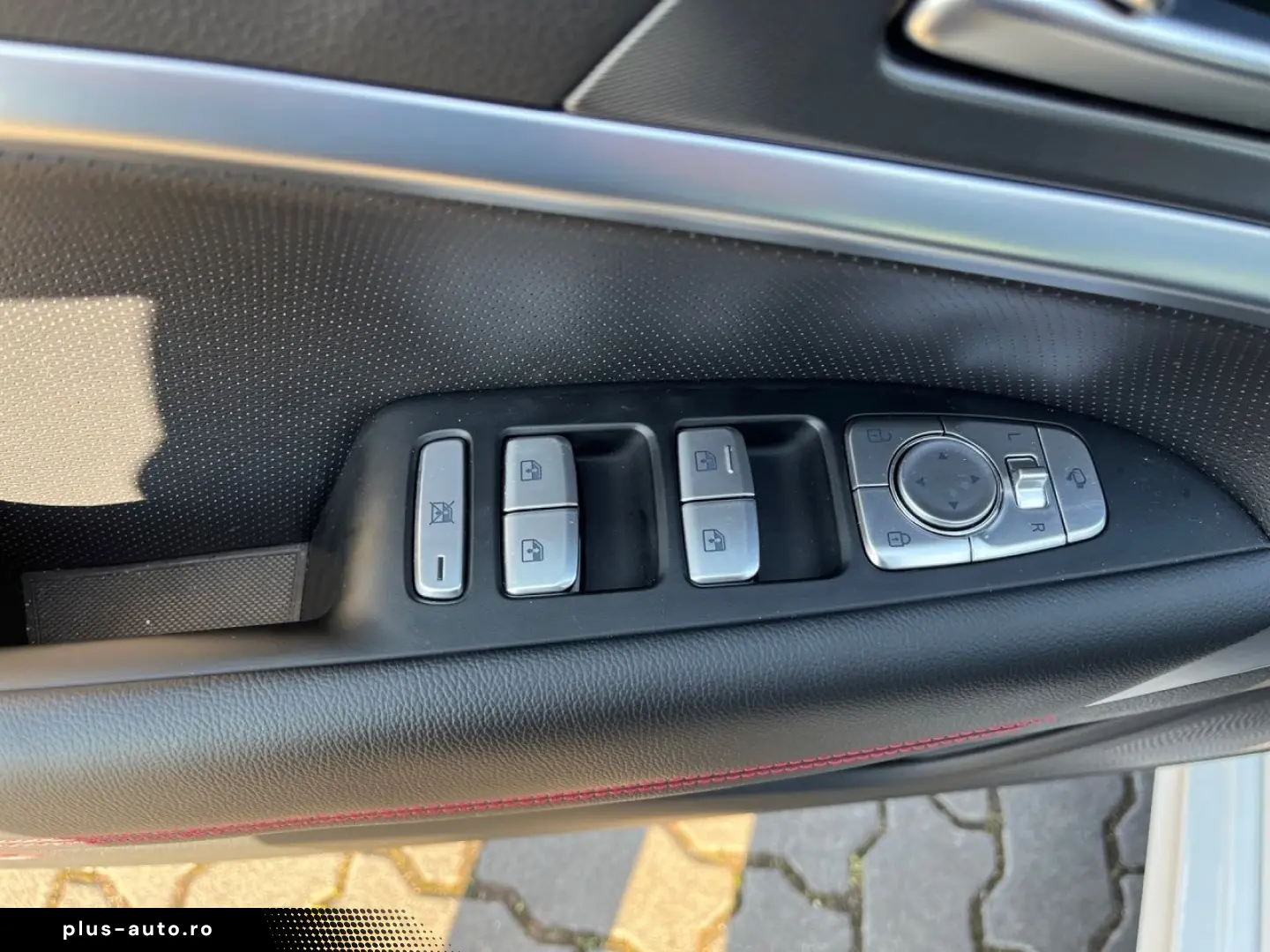 GENESIS G70 2024 — imagine 13