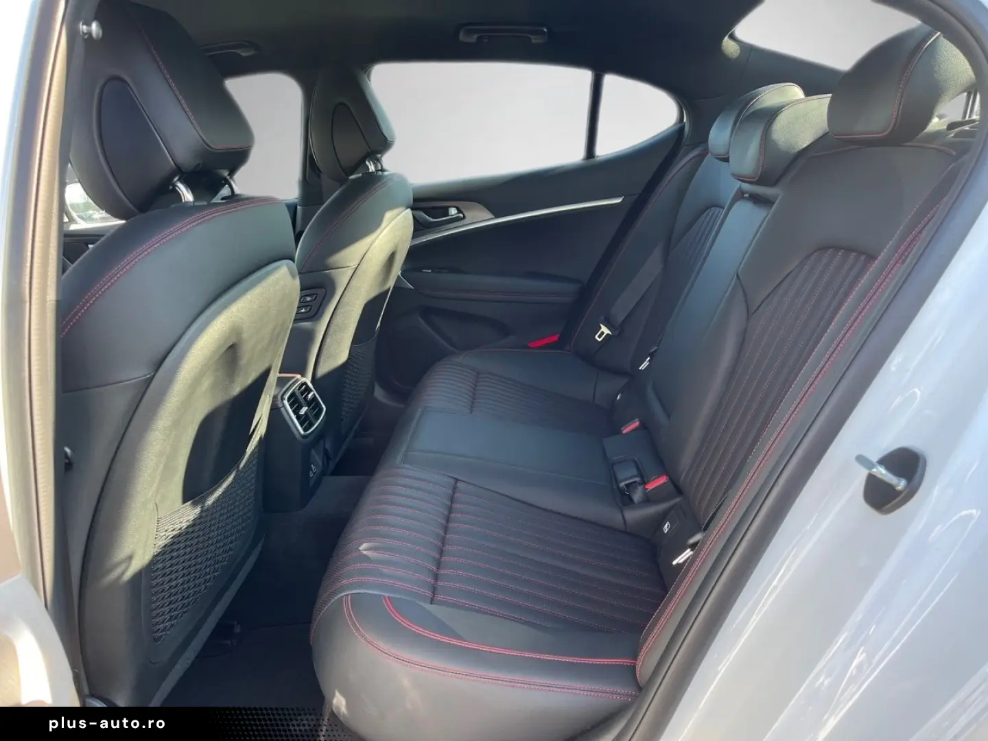 GENESIS G70 2024 — imagine 16