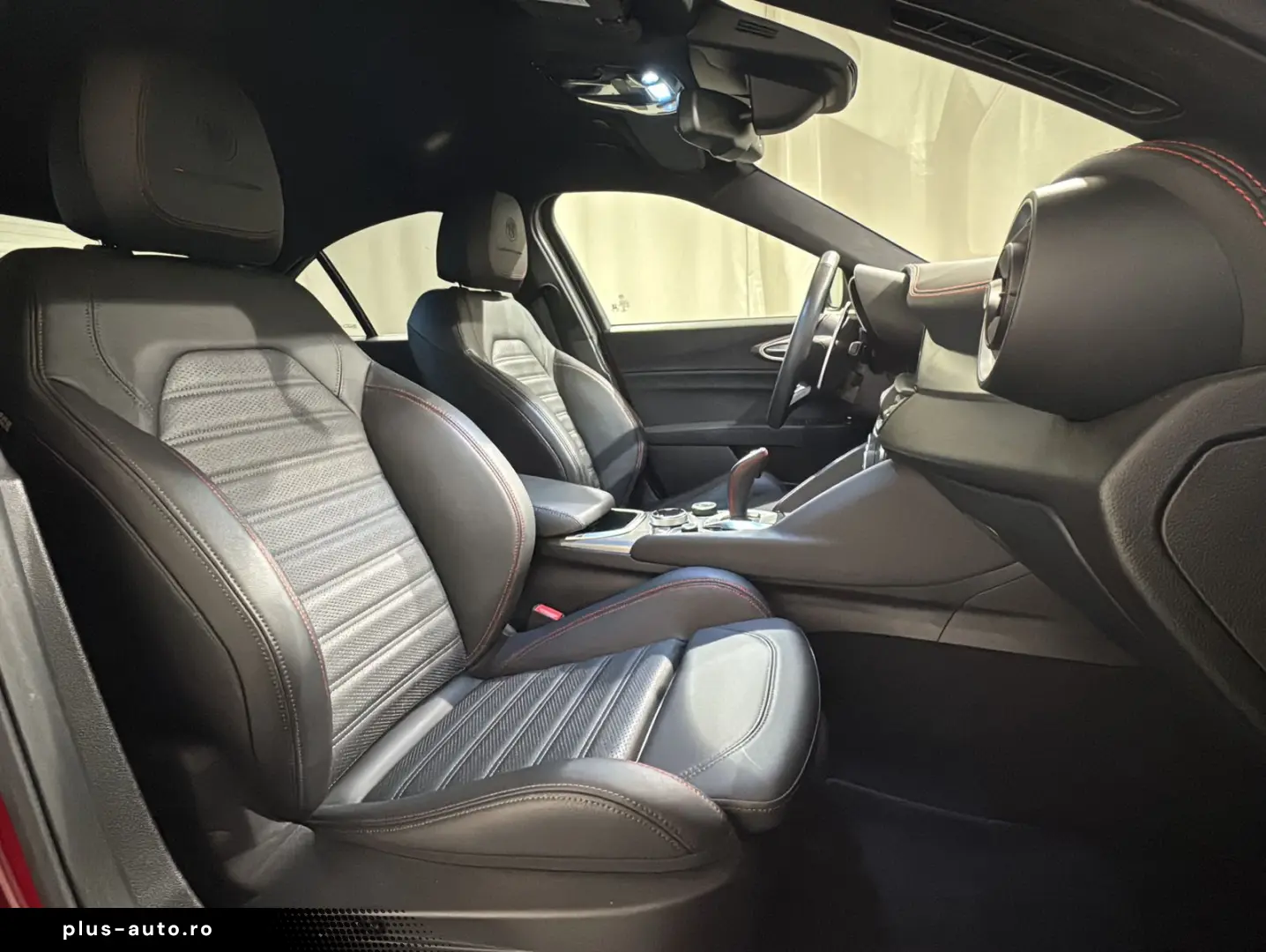ALFA ROMEO Giulia 2.0 Competizione Q4   MATRIX   19  LM