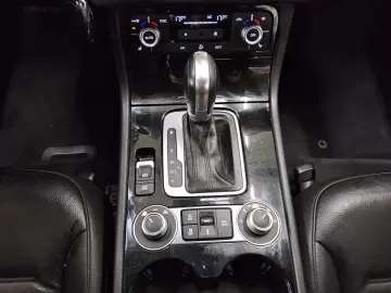 VW Touareg 3.0 TDI 4M R-Line Luft Leder Navi AHK