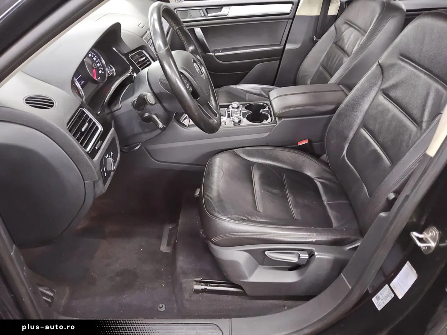 VW Touareg 3.0 TDI 4M R-Line Luft Leder Navi AHK