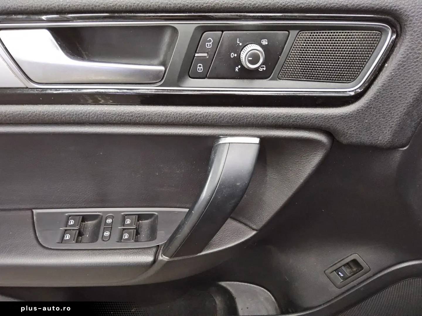 VW Touareg 3.0 TDI 4M R-Line Luft Leder Navi AHK