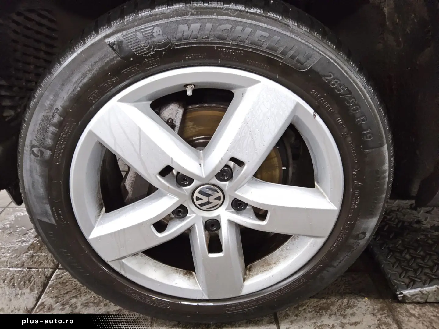 VW Touareg 3.0 TDI 4M R-Line Luft Leder Navi AHK