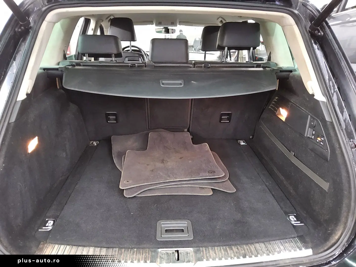VW Touareg 3.0 TDI 4M R-Line Luft Leder Navi AHK