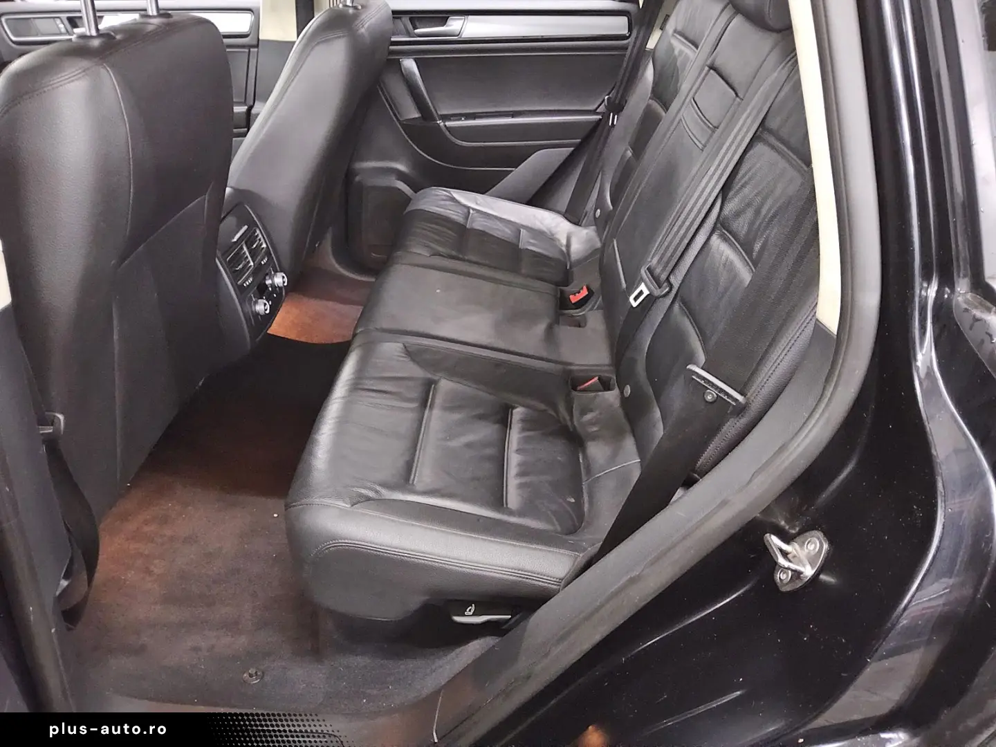 VW Touareg 3.0 TDI 4M R-Line Luft Leder Navi AHK