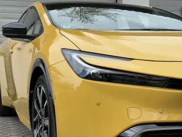 TOYOTA Prius Plug-in Hybrid Advanced  Solardach 360 Kam