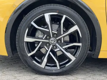 TOYOTA Prius Plug-in Hybrid Advanced  Solardach 360 Kam